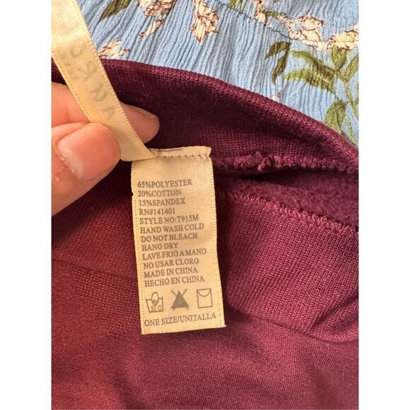 Long sleeve top size small - Picture 4 of 7